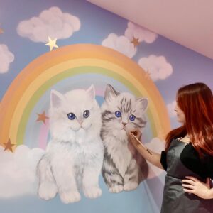 роспись стен детской котята - рисунок котенка на стене для детской, радуга и облака роспись стены